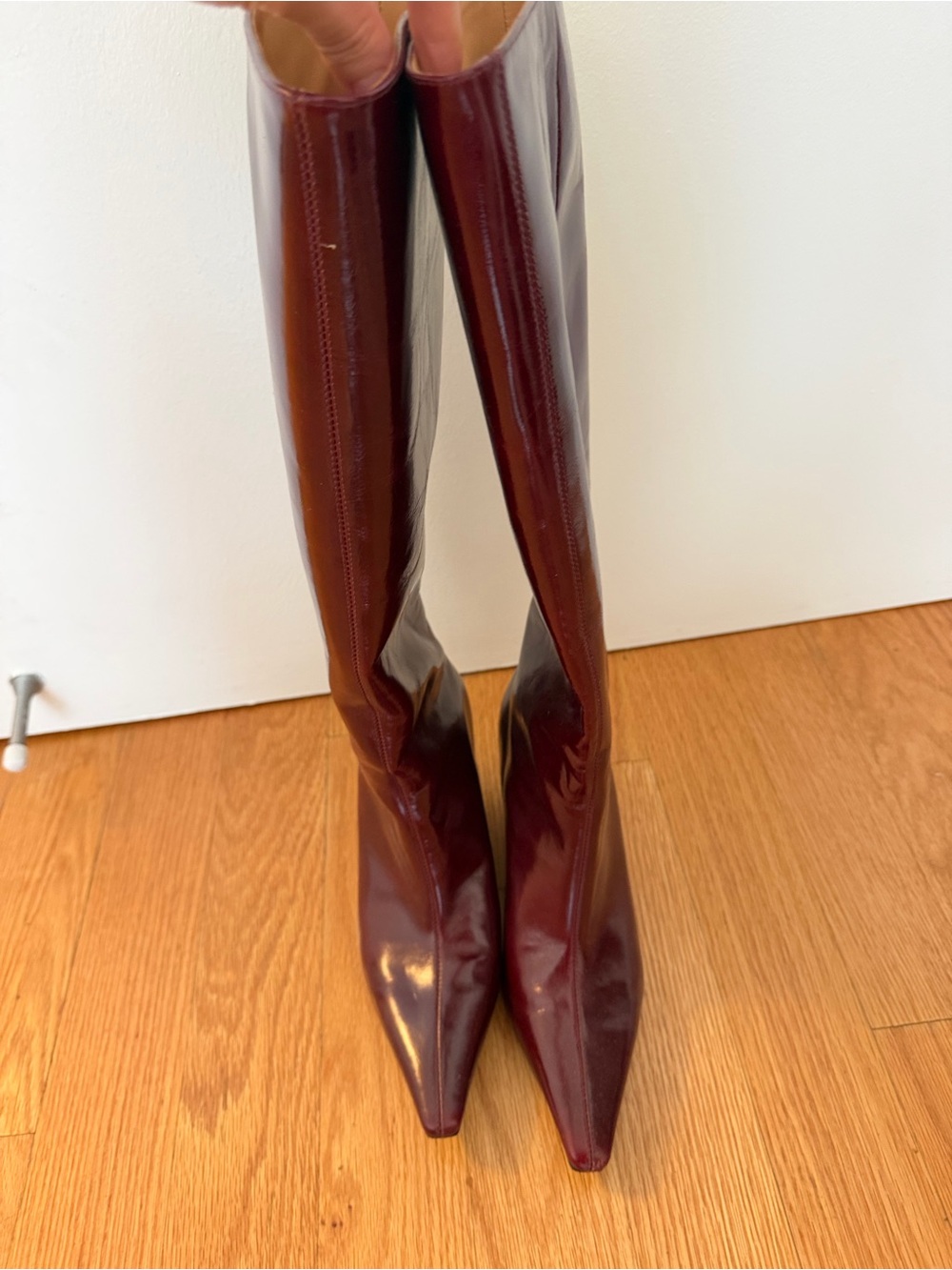 Women’s Tall Pointed-Toe Knee Boots in Burgundy - Picture 4 of 7